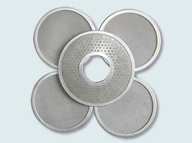 There are four round filter discs and a ring type filter disc.